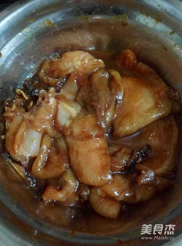 煎鸡胸片配薰衣草花饮