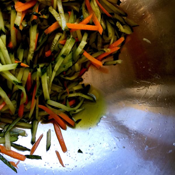 酸辣黄瓜金针菇