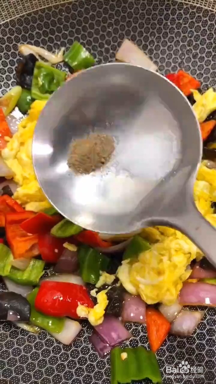 如何在家自制洋葱炒鸡蛋