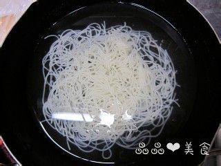 快手营养早餐面——三文鱼蛋花面