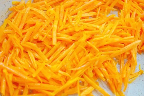 牛肉果地瓜丝鸡蛋饼