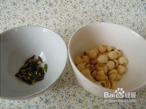 就这样一直美下去——银耳莲子薏仁汤