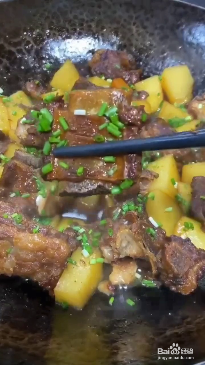 如何制作好吃的土豆烧排骨