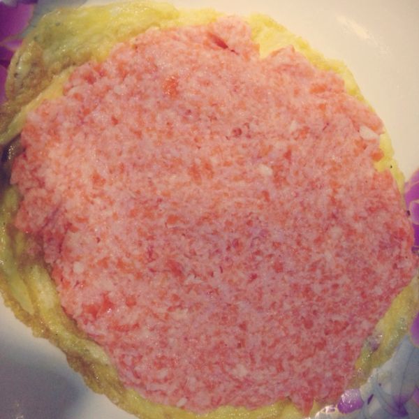 胡萝卜鲜虾蛋卷