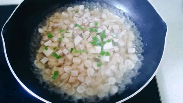 蔬菜豆腐蝴蝶面