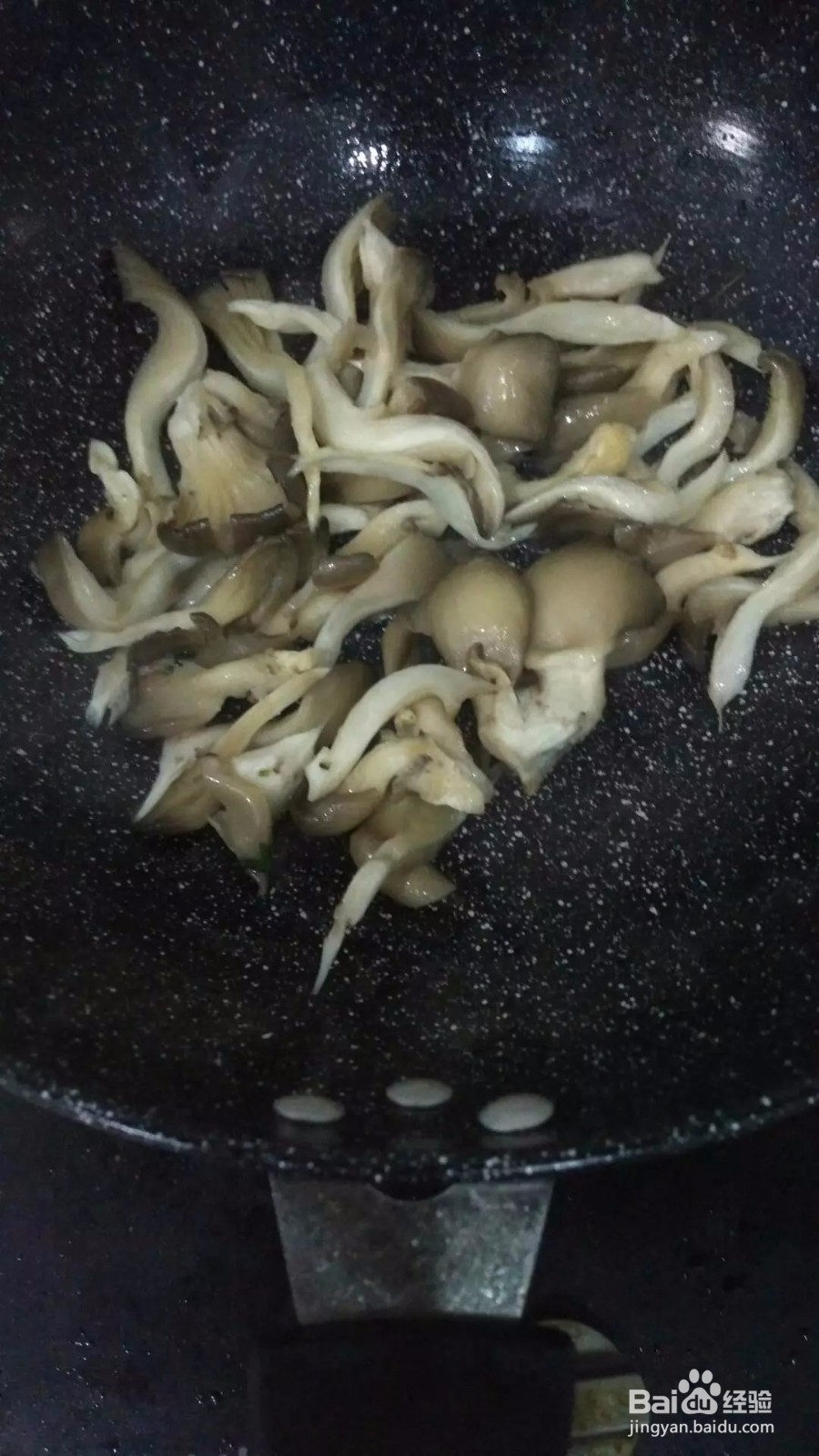 平菇炒鸭怎么做