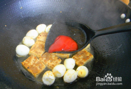 茄汁鹌鹑蛋煎豆腐的做法