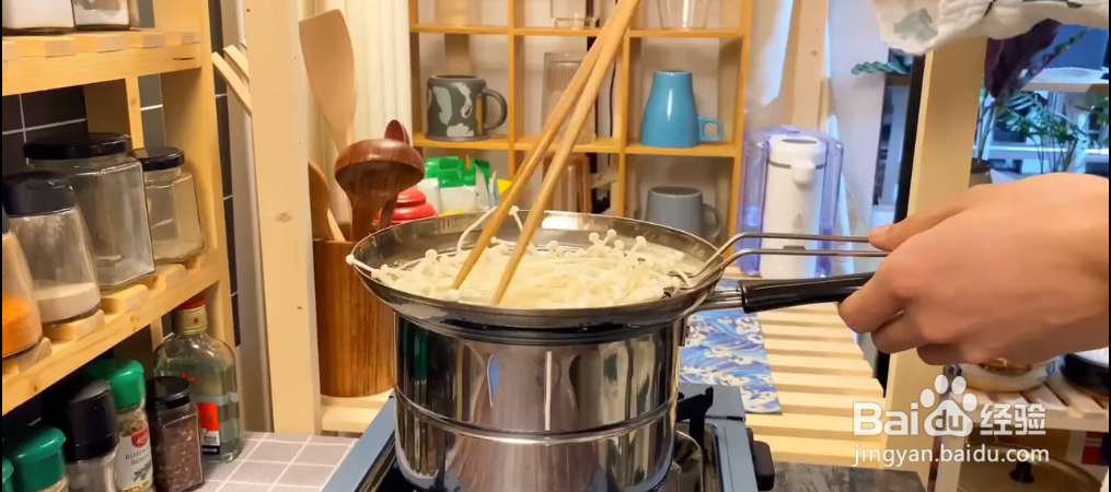 家庭版凉拌金针菇的做法