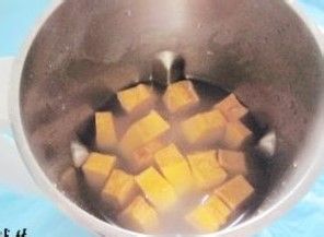 适合祖孙三代人的营养早餐：奶香南瓜羹