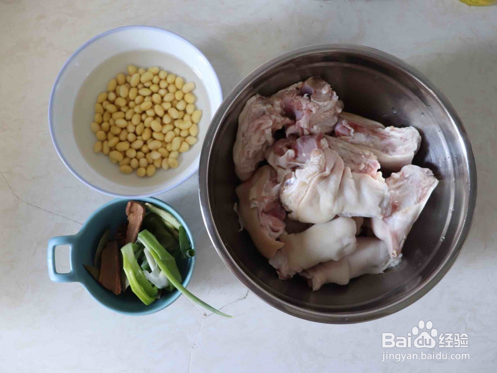 简单易学的美味红烧猪蹄的做法