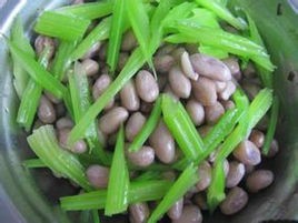 芹菜拌花生米