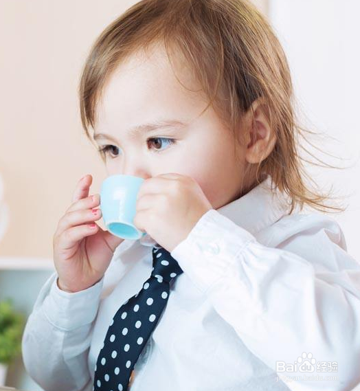 如何解决孩子不爱喝水的问题?