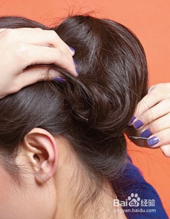 丝巾巧变发饰打造复古风范