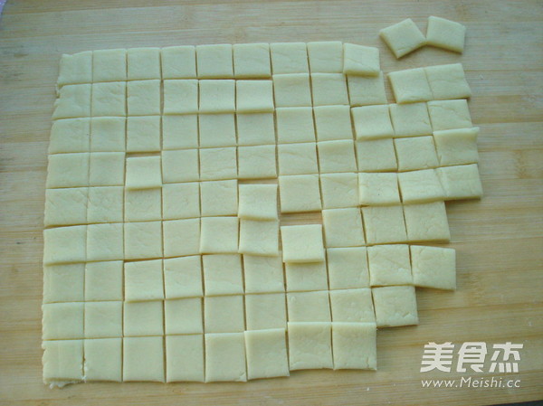 牛奶方块小饼干