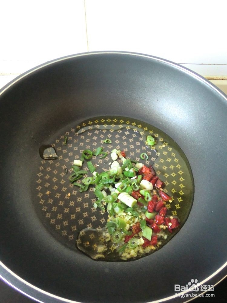 鲜美的干锅藕片