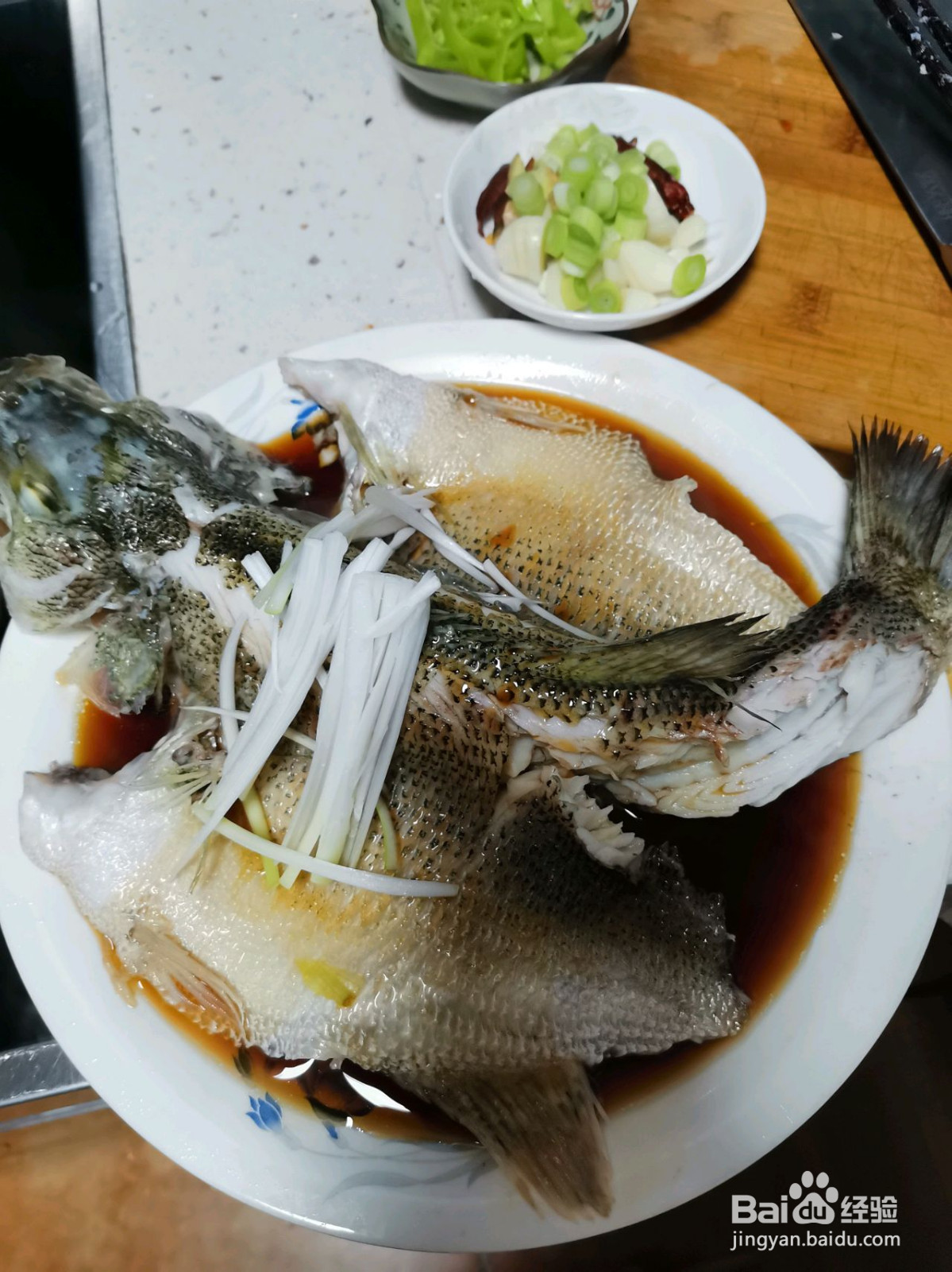 清蒸鲈鱼的做法