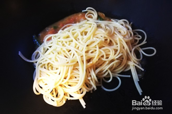 蒜香番茄意面的做法