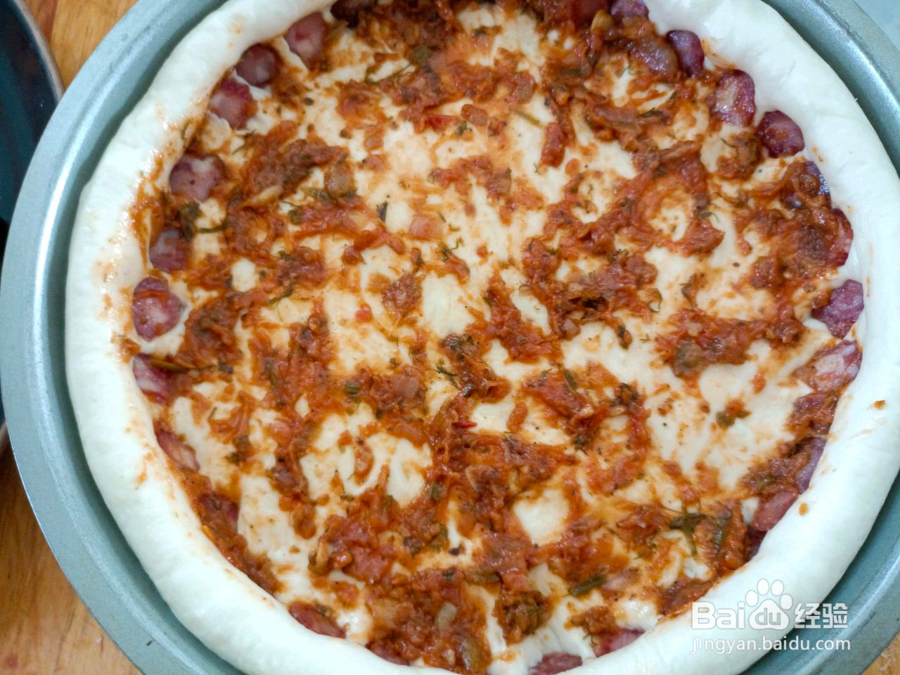 香肠卷边披萨的做法