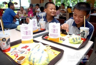 千万要注意！一些行为日后会给孩子带来病根