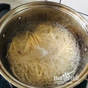 怎么做美味的西红柿鸡蛋炒面