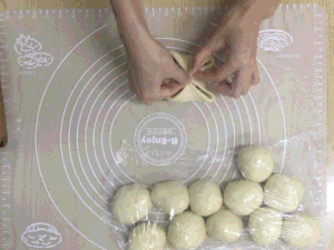 香肠芝士软面包的做法