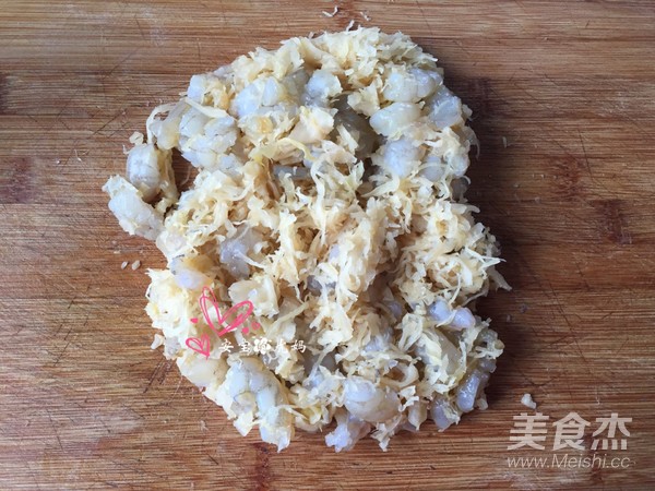 酸菜虾仁锅贴