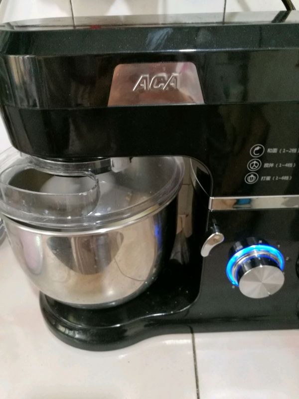 丑萌兔豆沙面包