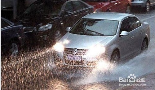 雨天怎样做到安全行车