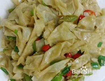 如何炒一盘好吃的尖椒豆腐皮