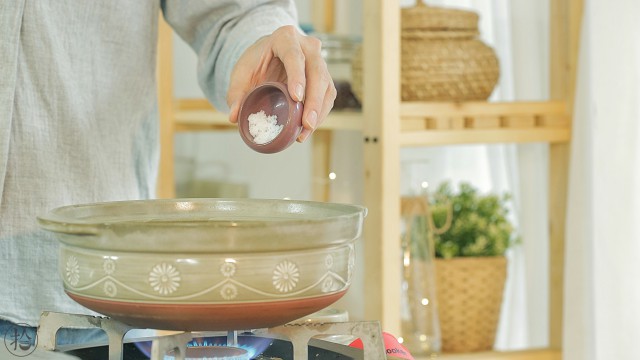 教你做好吃的玉米胡萝卜排骨汤,美味极了