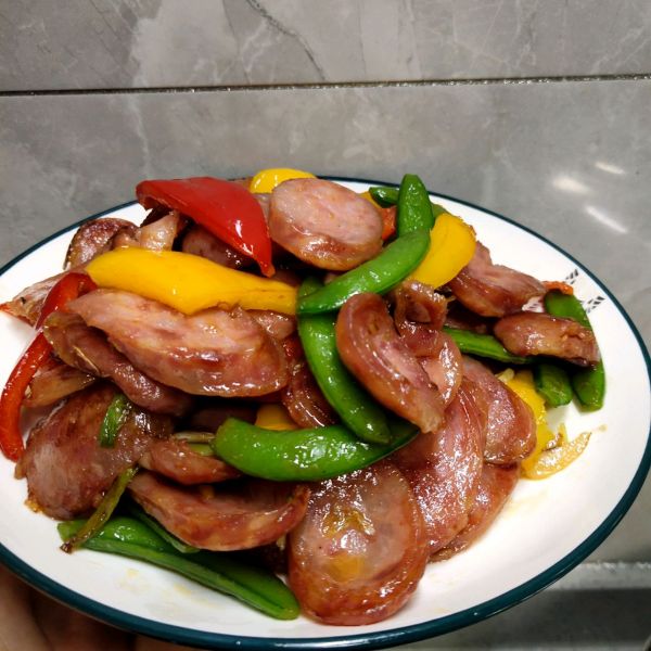 甜豆彩椒炒腊肠