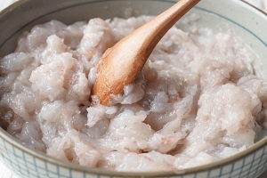 怎么做番茄酸汤虾滑