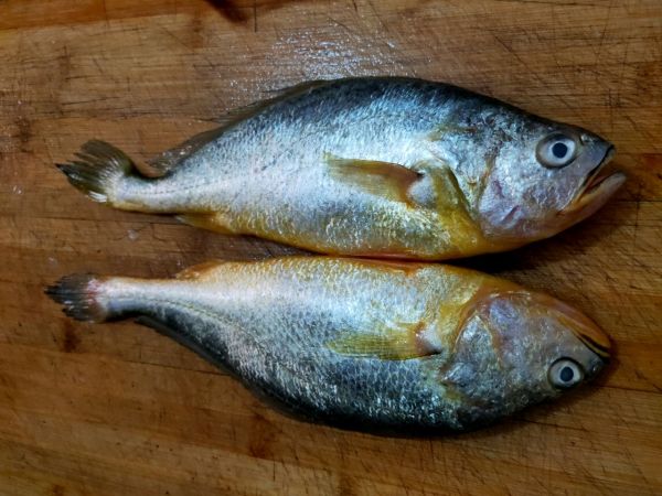 五花肉烧黄花鱼