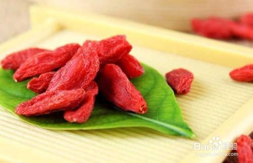 眼睛干涩吃6类食品比眼药水管用