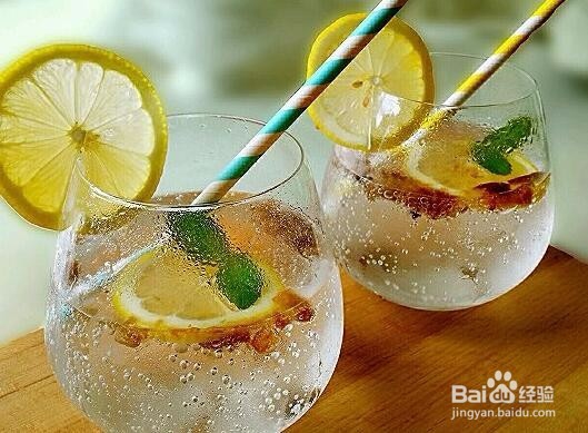 简单易学的消暑解渴咸柠七的家常做法