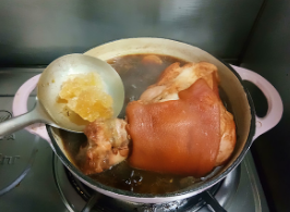 如何做招财肘子
