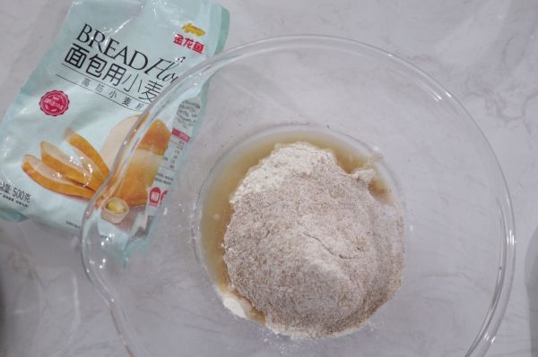 免揉全麦奶酪蔓越莓欧包