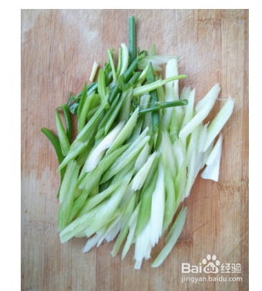 甜蒜汁拌芹菜皮蛋的做法