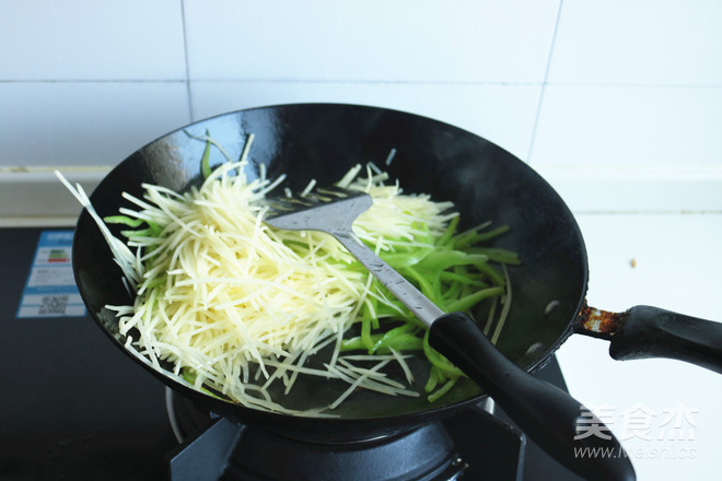 土豆丝卷饼的做法