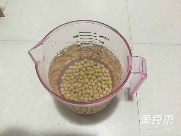 香甜软糯-黄豆焖猪蹄
