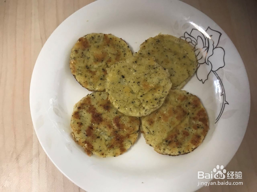 如何给孩子吃火龙果——果味鸡蛋饼