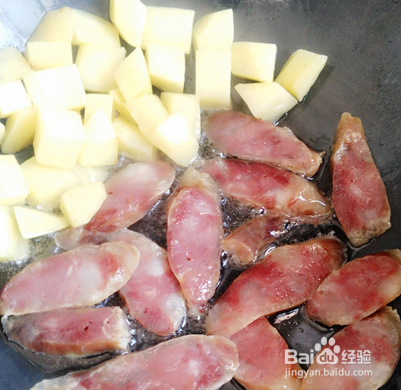 土豆香肠焖饭