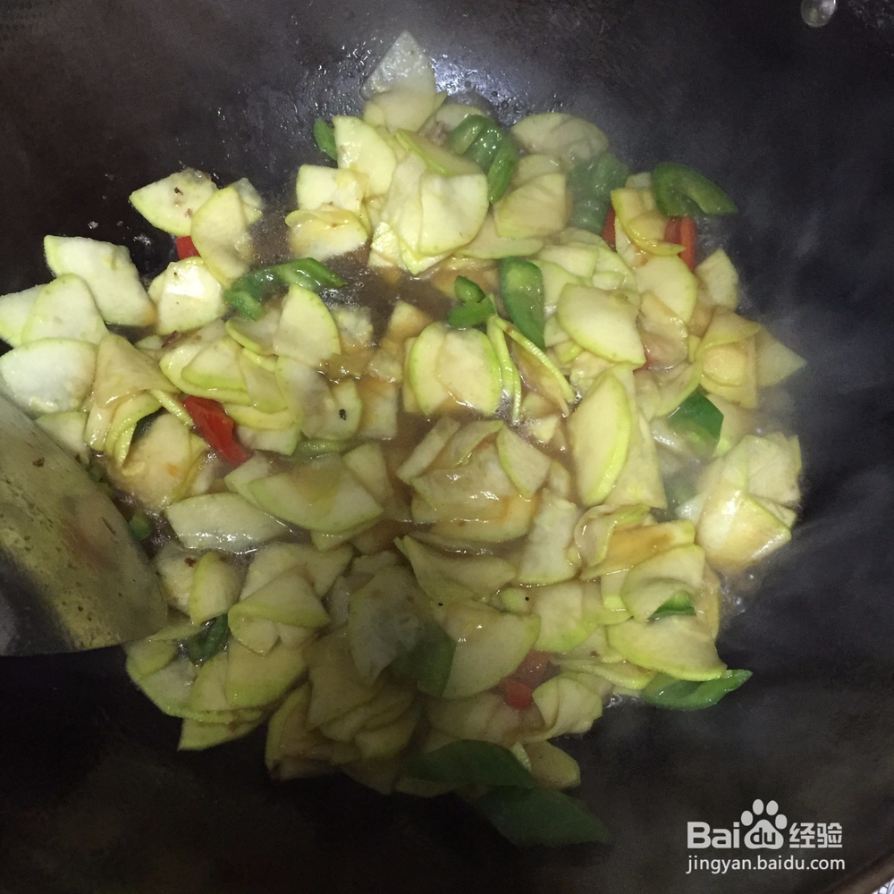 #过年#年夜饭——西葫芦炒肉片的做法