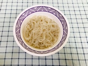 美味的鸭血粉丝汤