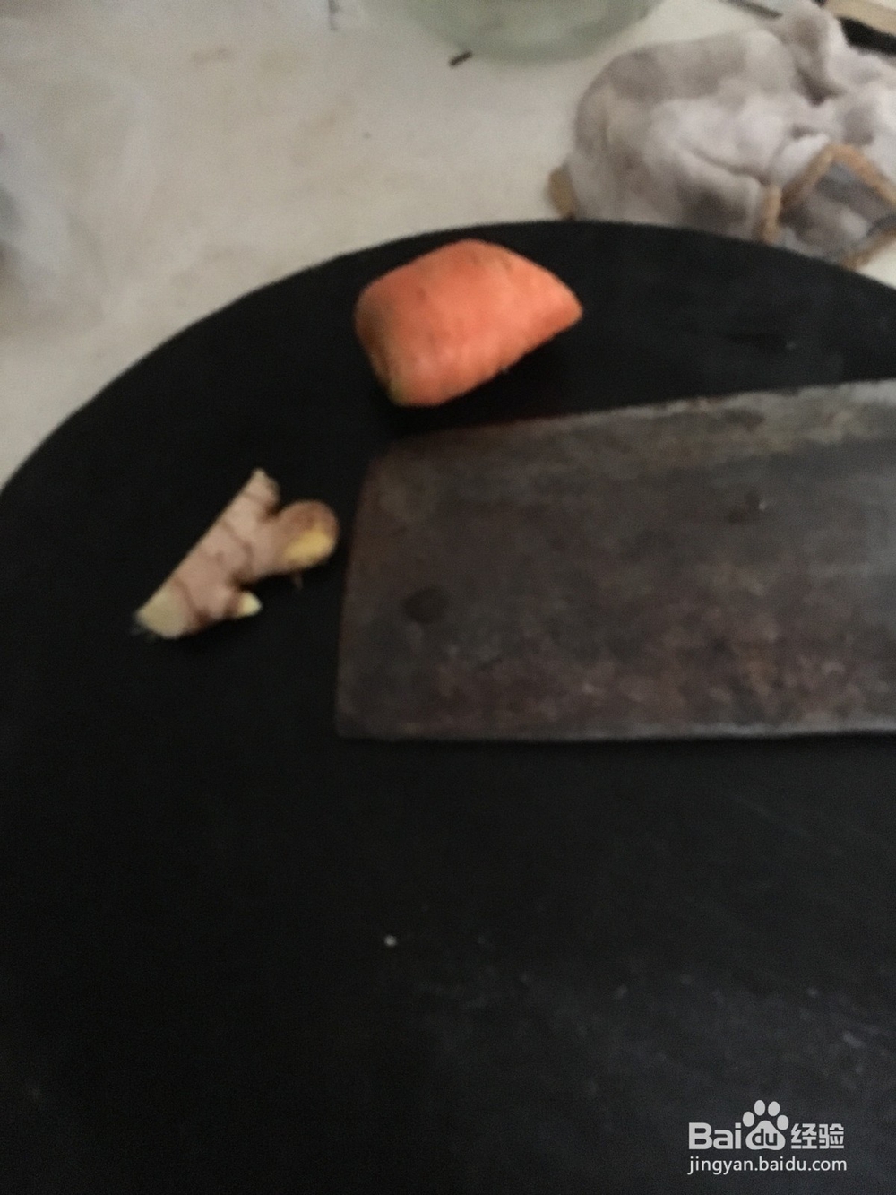 给宝宝做煮碗红枣胡萝卜粥吧