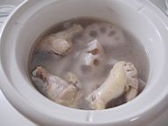 怎样制作莲藕炖鸡汤