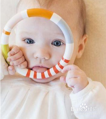 让宝宝更聪明之抓握练习