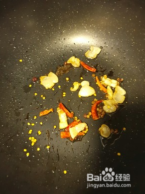 怎样制作干煸菜花这道美食？