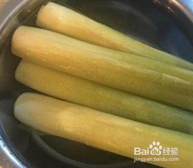 皎白笋沙拉的做法