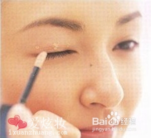 使用液态眼影的四个彩妆技巧